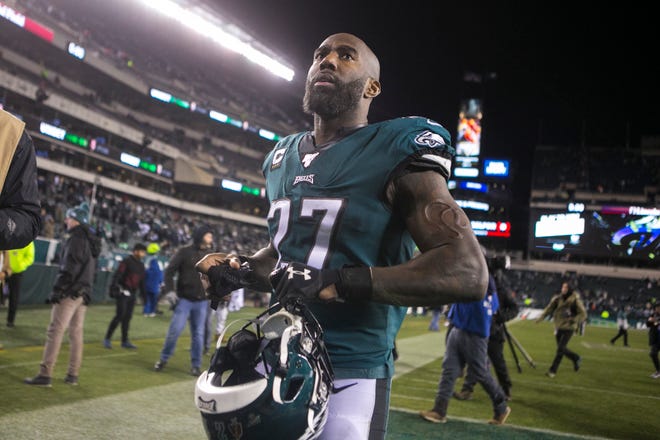 Eagles' Malcolm Jenkins (27) heads towards the locker room after losing to the Seattle Seahawks 17-9 Sunday night at Lincoln Financial Field.